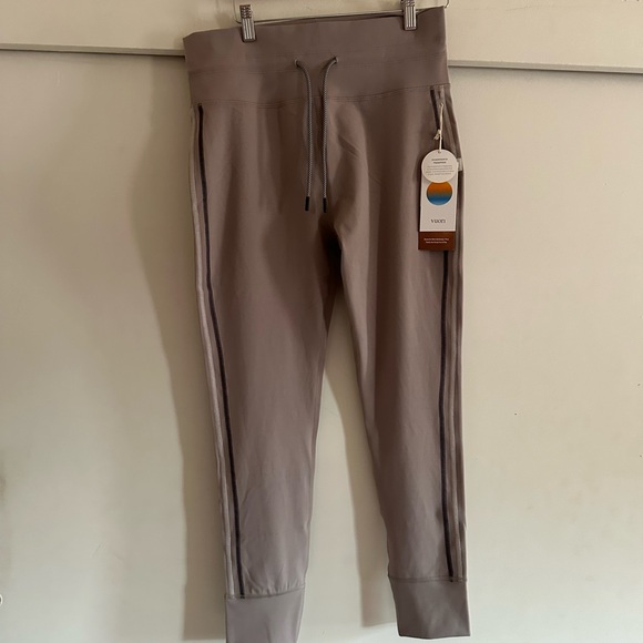 Vuori Pants - Vuori Daily Sport Leggings Size XL NWT